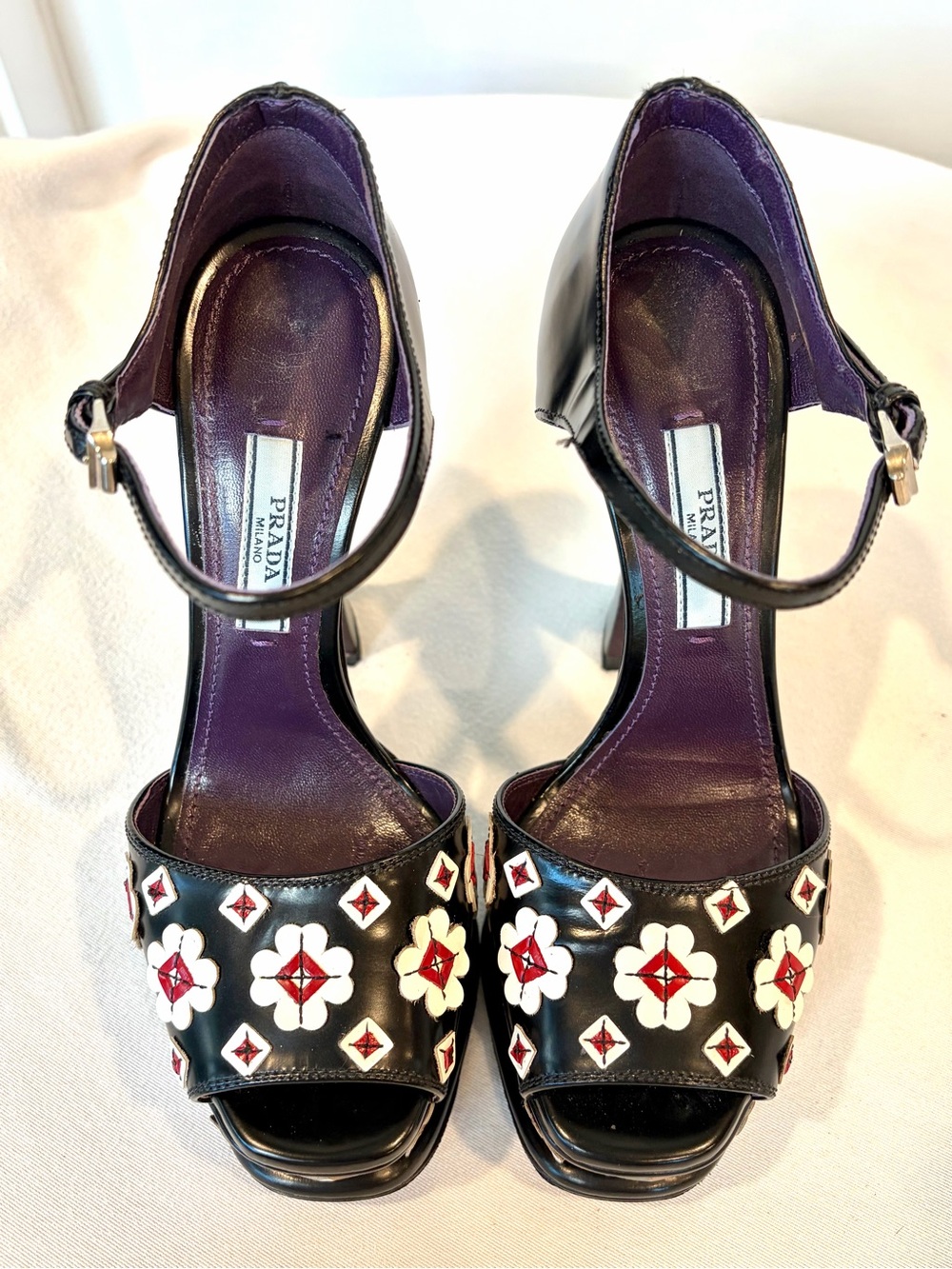 Prada 2012 Rare Platform Buckle Sandals w/floral appliqués, blk/white/red,36 - Picture 12 of 16